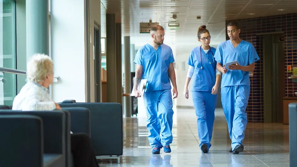 فحص الإقامة بالرياض